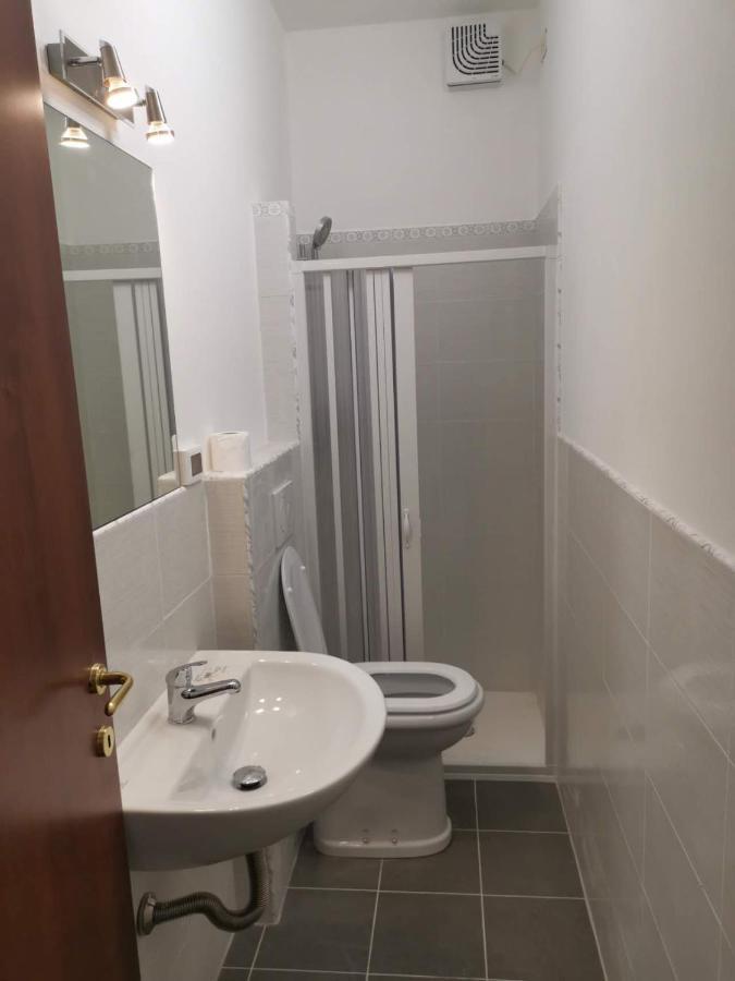 Affitta Camere Mimi Family Firenze Bagian luar foto