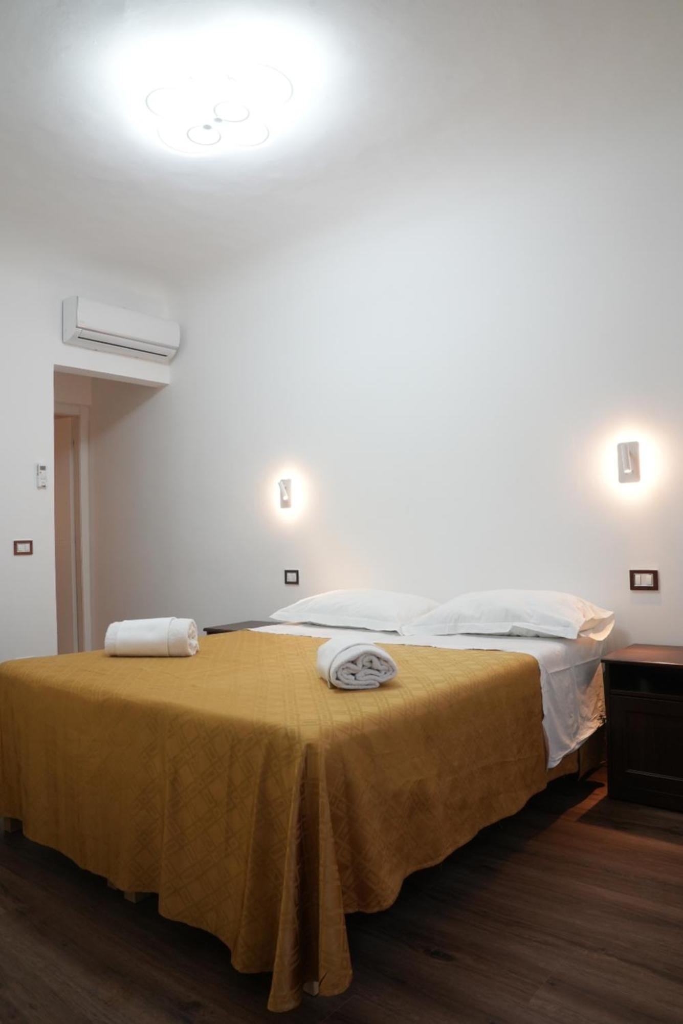 Affitta Camere Mimi Family Firenze Bagian luar foto