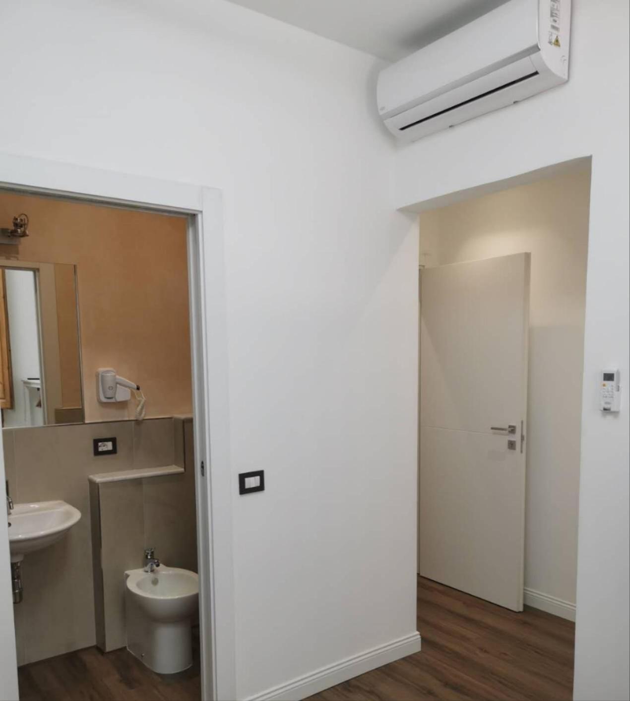 Affitta Camere Mimi Family Firenze Bagian luar foto