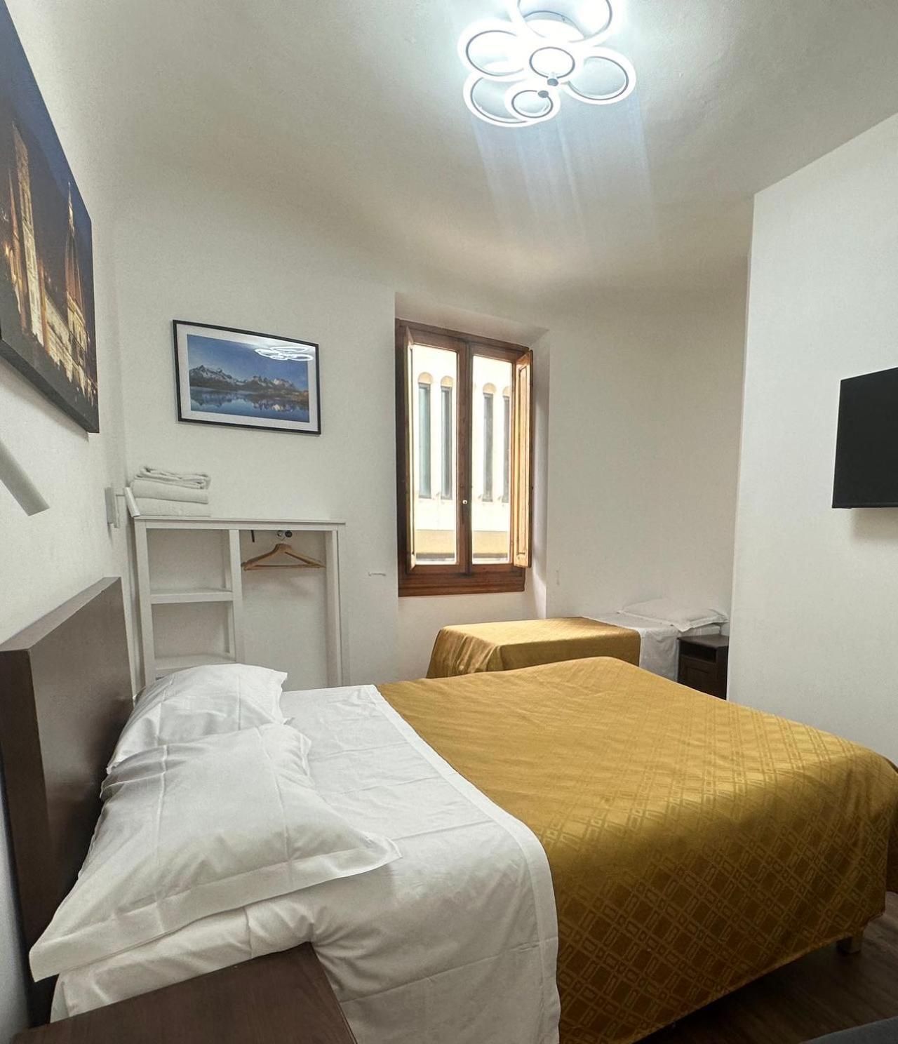 Affitta Camere Mimi Family Firenze Bagian luar foto