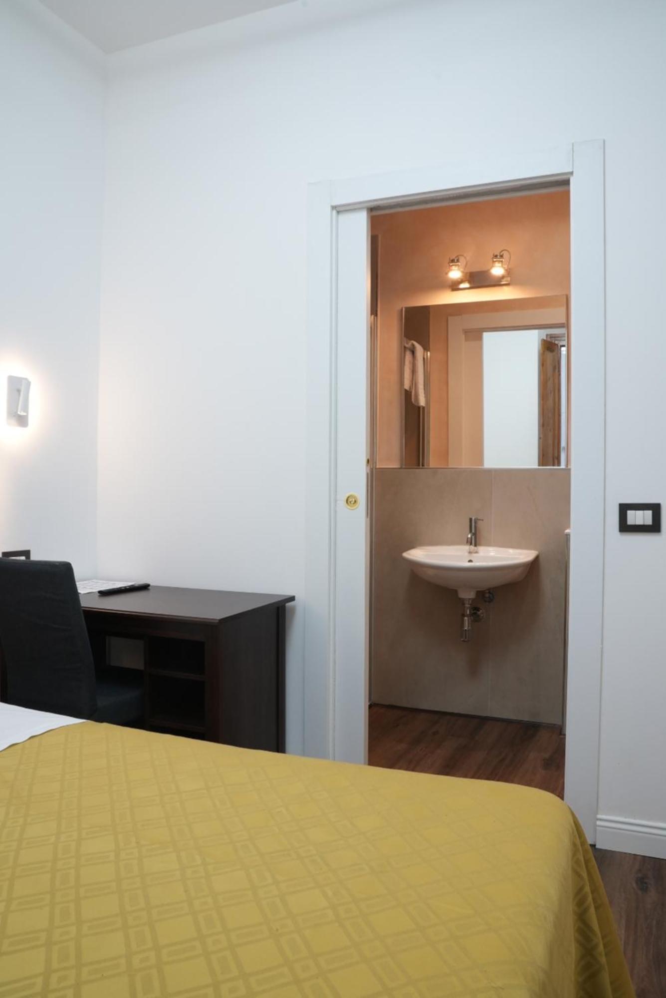 Affitta Camere Mimi Family Firenze Bagian luar foto